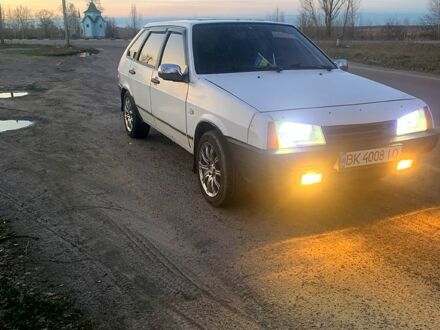 ВАЗ 2109 1992 у Сарнах на Automoto.ua Білий ВАЗ 2109, об'ємом двигуна 1.3 л та пробігом 400 тис. км за 1300 $, фото 1 на Automoto.ua