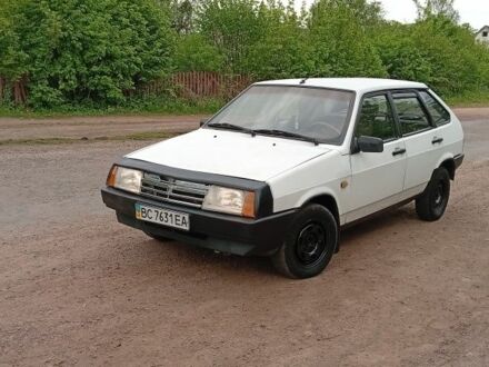Белый ВАЗ 2109, объемом двигателя 1.5 л и пробегом 330 тыс. км за 427 $, фото 1 на Automoto.ua