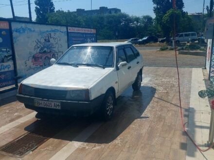 Белый ВАЗ 2109, объемом двигателя 1.5 л и пробегом 70 тыс. км за 570 $, фото 1 на Automoto.ua