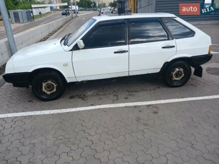 Белый ВАЗ 2109, объемом двигателя 1.3 л и пробегом 200 тыс. км за 900 $, фото 1 на Automoto.ua