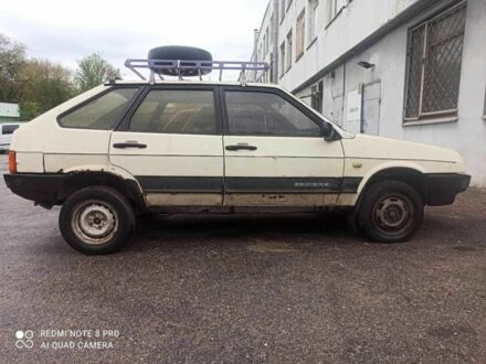 Белый ВАЗ 2109, объемом двигателя 1.6 л и пробегом 450 тыс. км за 571 $, фото 1 на Automoto.ua