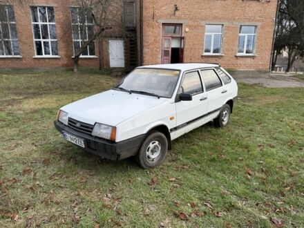 Белый ВАЗ 2109, объемом двигателя 1.5 л и пробегом 220 тыс. км за 1100 $, фото 1 на Automoto.ua