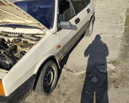 ВАЗ 2109 1993 в Николаеве на Automoto.ua Бежевый ВАЗ 2109, объемом двигателя 1 л и пробегом 4 тыс. км за 650 $, фото 2 на Automoto.ua