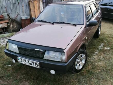 ВАЗ 2109 1989 в Жовкве на Automoto.ua Бежевый ВАЗ 2109, объемом двигателя 1.5 л и пробегом 100 тыс. км за 845 $, фото 1 на Automoto.ua