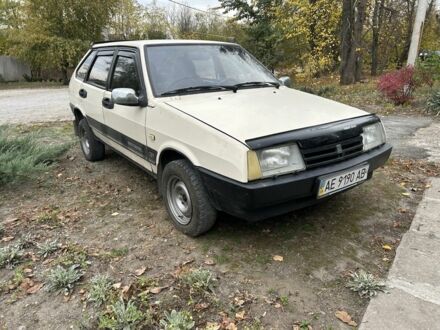 ВАЗ 2109 1992 в Синельниковом на Automoto.ua Бежевый ВАЗ 2109, объемом двигателя 0 л и пробегом 250 тыс. км за 800 $, фото 1 на Automoto.ua