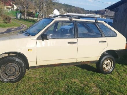 ВАЗ 2109 1992 у Яворове на Automoto.ua Бежевий ВАЗ 2109, об'ємом двигуна 0 л та пробігом 500 тис. км за 24000 $, фото 1 на Automoto.ua