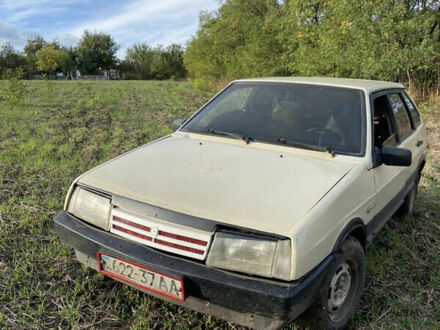 ВАЗ 2109 1996 в Кропивницком (Кировограде) на Automoto.ua Бежевый ВАЗ 2109, объемом двигателя 1.3 л и пробегом 50 тыс. км за 602 $, фото 1 на Automoto.ua
