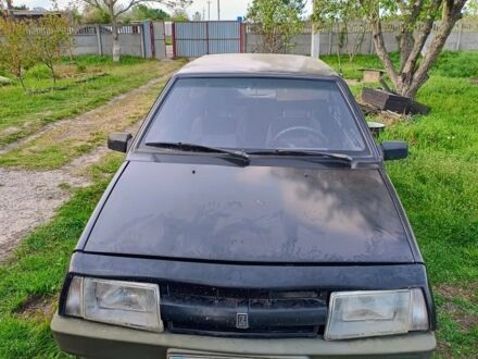 ВАЗ 2109 1991 в Каменское - Днепродзержинск на Automoto.ua Черный ВАЗ 2109, объемом двигателя 1.5 л и пробегом 1 тыс. км за 1000 $, фото 1 на Automoto.ua