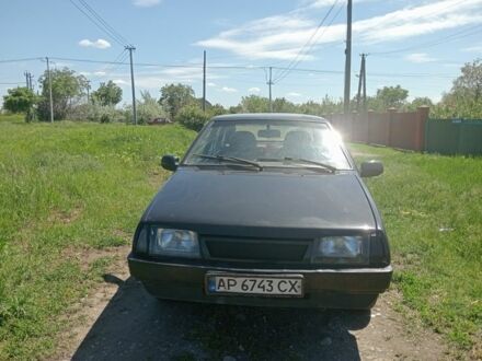 ВАЗ 2109 2003 у Кривому Розі на Automoto.ua Чорний ВАЗ 2109, об'ємом двигуна 1.5 л та пробігом 35 тис. км за 1150 $, фото 1 на Automoto.ua