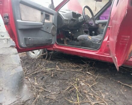 Красный ВАЗ 2109, объемом двигателя 1.5 л и пробегом 370 тыс. км за 404 $, фото 8 на Automoto.ua