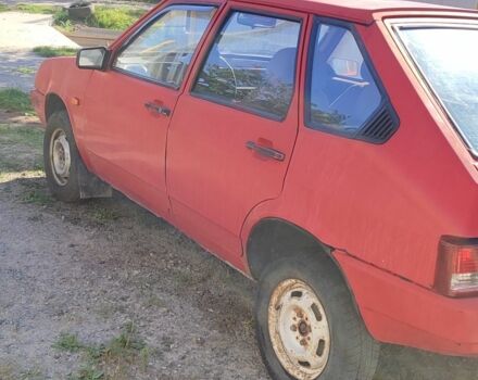 Красный ВАЗ 2109, объемом двигателя 1.5 л и пробегом 300 тыс. км за 500 $, фото 2 на Automoto.ua