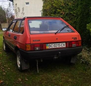 Красный ВАЗ 2109, объемом двигателя 1.5 л и пробегом 200 тыс. км за 1000 $, фото 1 на Automoto.ua