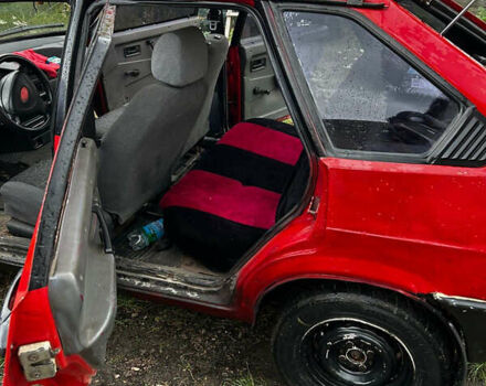ВАЗ 2109 1990 в Житомире на Automoto.ua Красный ВАЗ 2109, объемом двигателя 1.5 л и пробегом 200 тыс. км за 550 $, фото 6 на Automoto.ua
