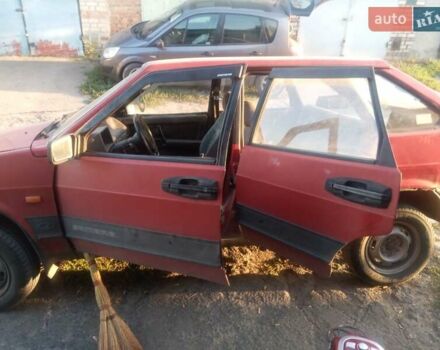 Красный ВАЗ 2109, объемом двигателя 1.5 л и пробегом 200 тыс. км за 1050 $, фото 3 на Automoto.ua