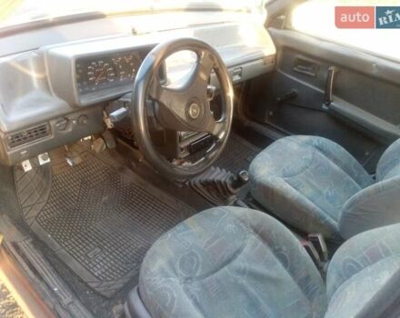 Красный ВАЗ 2109, объемом двигателя 1.5 л и пробегом 200 тыс. км за 1050 $, фото 2 на Automoto.ua