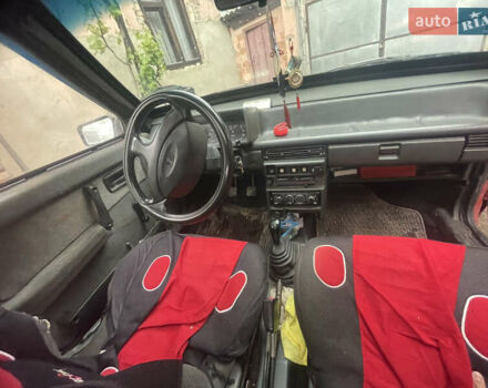 ВАЗ 2109 1992 в Черновцах на Automoto.ua Красный ВАЗ 2109, объемом двигателя 1.5 л и пробегом 175 тыс. км за 1200 $, фото 6 на Automoto.ua