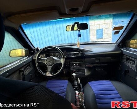 Красный ВАЗ 2109, объемом двигателя 1.3 л и пробегом 100 тыс. км за 1350 $, фото 2 на Automoto.ua