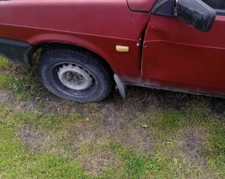 ВАЗ 2109 1994 в Тернополе на Automoto.ua Красный ВАЗ 2109, объемом двигателя 1.5 л и пробегом 134 тыс. км за 400 $, фото 1 на Automoto.ua