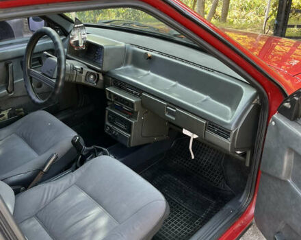 Красный ВАЗ 2109, объемом двигателя 1.5 л и пробегом 57 тыс. км за 2000 $, фото 9 на Automoto.ua