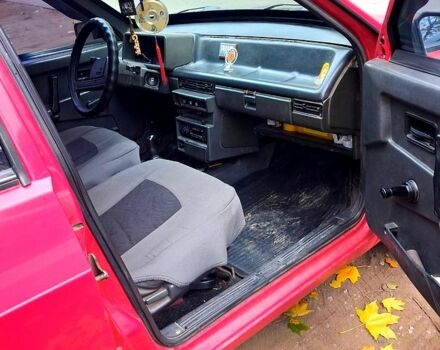 ВАЗ 2109 1995 в Днепре (Днепропетровске) на Automoto.ua Красный ВАЗ 2109, объемом двигателя 1.5 л и пробегом 247 тыс. км за 1050 $, фото 8 на Automoto.ua