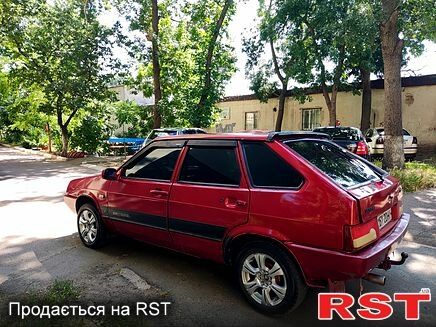 Красный ВАЗ 2109, объемом двигателя 1.5 л и пробегом 180 тыс. км за 950 $, фото 2 на Automoto.ua