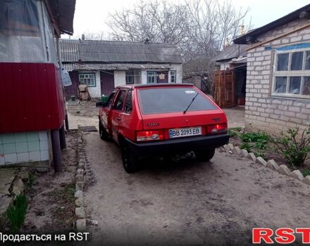 Красный ВАЗ 2109, объемом двигателя 1.5 л и пробегом 111 тыс. км за 2000 $, фото 1 на Automoto.ua