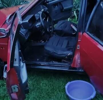 Красный ВАЗ 2109, объемом двигателя 1.5 л и пробегом 390 тыс. км за 700 $, фото 2 на Automoto.ua