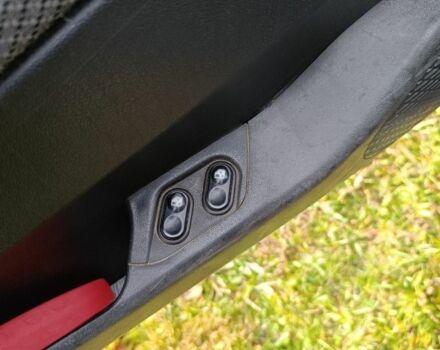 Красный ВАЗ 2109, объемом двигателя 1.6 л и пробегом 228 тыс. км за 1001 $, фото 3 на Automoto.ua