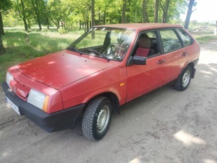 ВАЗ 2109 1988 у Чугуеве на Automoto.ua Червоний ВАЗ 2109, об'ємом двигуна 1.3 л та пробігом 120 тис. км за 600 $, фото 1 на Automoto.ua