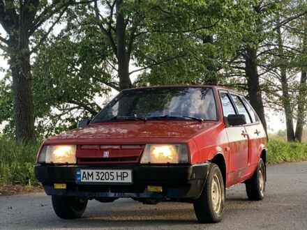 ВАЗ 2109 1988 у Житомирі на Automoto.ua Червоний ВАЗ 2109, об'ємом двигуна 1.3 л та пробігом 200 тис. км за 600 $, фото 1 на Automoto.ua