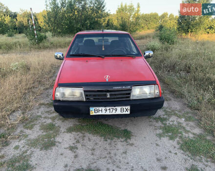 Красный ВАЗ 2109, объемом двигателя 1.3 л и пробегом 300 тыс. км за 750 $, фото 1 на Automoto.ua