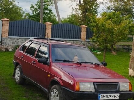 ВАЗ 2109 1988 у Бердичеве на Automoto.ua Червоний ВАЗ 2109, об'ємом двигуна 1 л та пробігом 69 тис. км за 1000 $, фото 1 на Automoto.ua