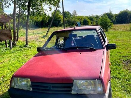 ВАЗ 2109 1990 у Чернігові на Automoto.ua Червоний ВАЗ 2109, об'ємом двигуна 1.3 л та пробігом 85 тис. км за 950 $, фото 1 на Automoto.ua