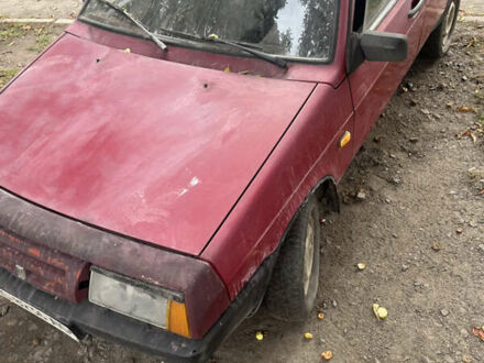 ВАЗ 2109 1990 в Луцке на Automoto.ua Красный ВАЗ 2109, объемом двигателя 0 л и пробегом 200 тыс. км за 400 $, фото 1 на Automoto.ua