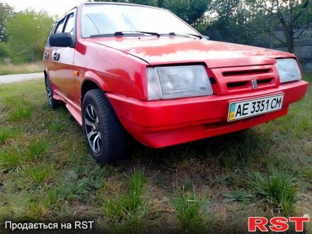 ВАЗ 2109 1990 в Павлограде на Automoto.ua Красный ВАЗ 2109, объемом двигателя 1.3 л и пробегом 150 тыс. км за 1200 $, фото 1 на Automoto.ua
