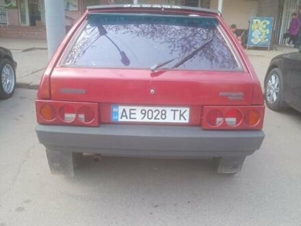 ВАЗ 2109 1990 у Кривому Розі на Automoto.ua Червоний ВАЗ 2109, об'ємом двигуна 1.5 л та пробігом 1 тис. км за 1300 $, фото 1 на Automoto.ua