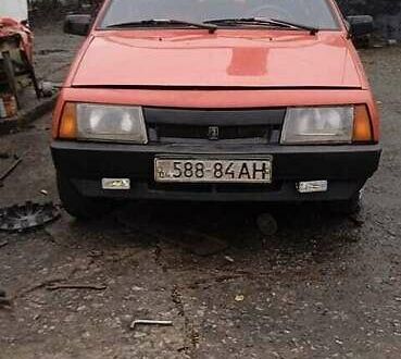 ВАЗ 2109 1991 у Кривому Розі на Automoto.ua Червоний ВАЗ 2109, об'ємом двигуна 1.3 л та пробігом 33 тис. км за 1000 $, фото 1 на Automoto.ua