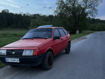 ВАЗ 2109 1991 у Тернополі на Automoto.ua Червоний ВАЗ 2109, об'ємом двигуна 1.3 л та пробігом 100 тис. км за 900 $, фото 1 на Automoto.ua