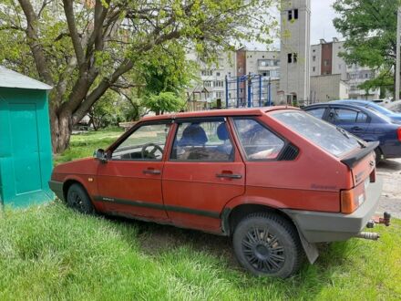 ВАЗ 2109 1991 в Каневе на Automoto.ua Красный ВАЗ 2109, объемом двигателя 1.5 л и пробегом 90 тыс. км за 1200 $, фото 1 на Automoto.ua