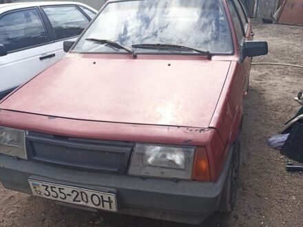 ВАЗ 2109 1991 у Кропивницькому (Кіровограді) на Automoto.ua Червоний ВАЗ 2109, об'ємом двигуна 1.3 л та пробігом 300 тис. км за 900 $, фото 1 на Automoto.ua