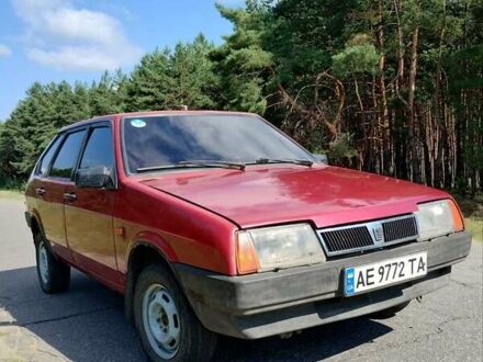 ВАЗ 2109 1991 у Одесі на Automoto.ua Червоний ВАЗ 2109, об'ємом двигуна 0 л та пробігом 300 тис. км за 844 $, фото 1 на Automoto.ua
