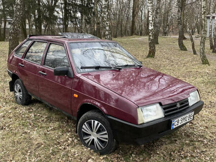 ВАЗ 2109 1992 у Чернігові на Automoto.ua Червоний ВАЗ 2109, об'ємом двигуна 1.5 л та пробігом 100 тис. км за 1550 $, фото 1 на Automoto.ua