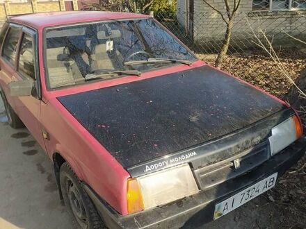 ВАЗ 2109 1992 у Луцьку на Automoto.ua Червоний ВАЗ 2109, об'ємом двигуна 1.6 л та пробігом 250 тис. км за 1200 $, фото 1 на Automoto.ua