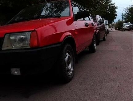 ВАЗ 2109 1992 у Вінниці на Automoto.ua Червоний ВАЗ 2109, об'ємом двигуна 15 л та пробігом 0 тис. км за 1470 $, фото 1 на Automoto.ua
