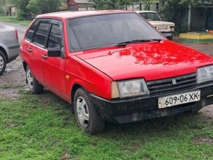 ВАЗ 2109 1992 в Красноград на Automoto.ua Красный ВАЗ 2109, объемом двигателя 1 л и пробегом 120 тыс. км за 980 $, фото 1 на Automoto.ua
