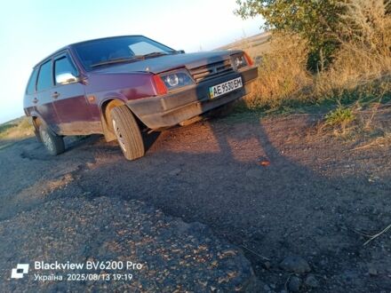 ВАЗ 2109 1992 у Апостолове на Automoto.ua Червоний ВАЗ 2109, об'ємом двигуна 0 л та пробігом 2 тис. км за 1092 $, фото 1 на Automoto.ua
