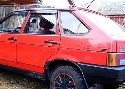 Красный ВАЗ 2109, объемом двигателя 1.5 л и пробегом 260 тыс. км за 1800 $, фото 1 на Automoto.ua