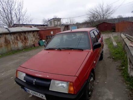 Красный ВАЗ 2109, объемом двигателя 1.29 л и пробегом 250 тыс. км за 1000 $, фото 1 на Automoto.ua