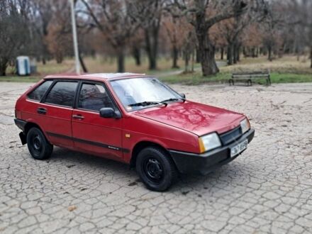 Красный ВАЗ 2109, объемом двигателя 1.5 л и пробегом 300 тыс. км за 950 $, фото 1 на Automoto.ua