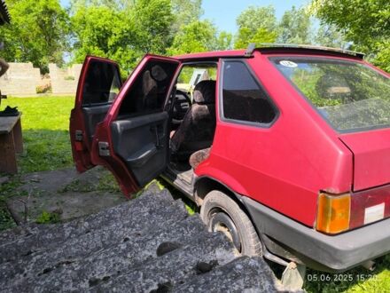 ВАЗ 2109 1995 у Самборе на Automoto.ua Червоний ВАЗ 2109, об'ємом двигуна 0 л та пробігом 1000 тис. км за 750 $, фото 1 на Automoto.ua